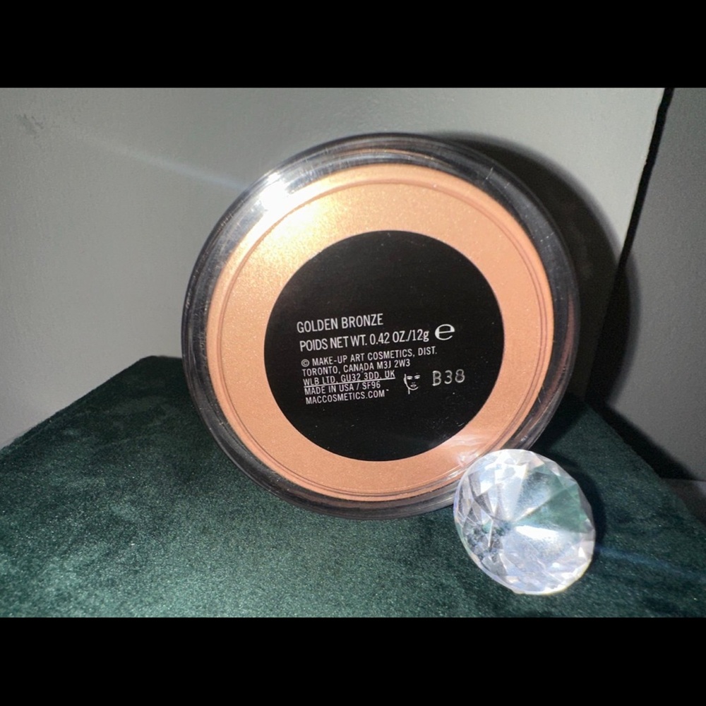 MAC Golden Bronze Iridescent Powder - Picture 2 of 7